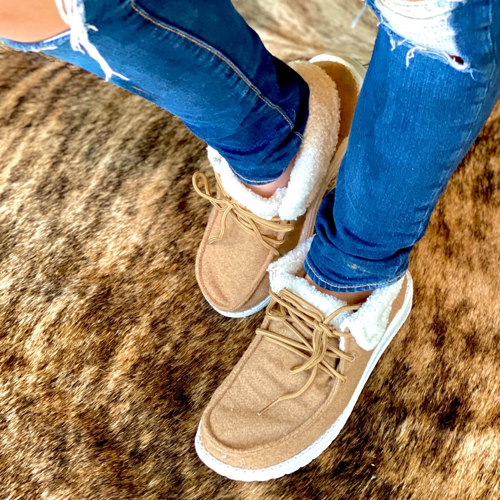 🚨RESTOCKED 🚨Tan Ankle Lined Gypsy Jazz Booties - Picture 4 of 10